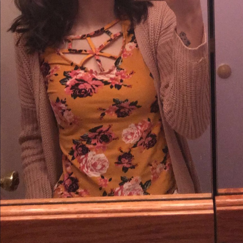 🌻Flower print half sleeve